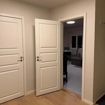Quiet 2-bedroom Near Sus Valand And Centre Apartamento